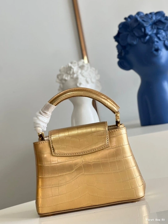 First bag LOUIS MINI CAPUCINES VUITTON 0806